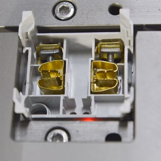 2021 Máquina de montagem automática personalizada de fábrica para microinterruptor